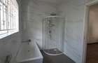 6 Bed House with En Suite in Lavington - 10