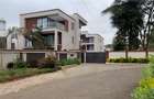 5 Bed Townhouse with En Suite in Lavington - 1