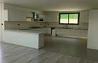 5 Bed Townhouse with En Suite in Lavington - 5