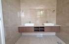 5 Bed Townhouse with En Suite in Lavington - 18