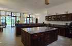 Serviced 3 Bed Apartment with En Suite at La-Marina - 15