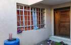 4 Bed House with En Suite in Donholm - 3