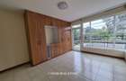 5 Bed Townhouse with Garden in Thome - 9