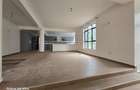 4 Bed House with En Suite in Ridgeways - 5
