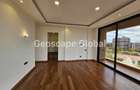 4 Bed Apartment with En Suite in Spring Valley - 11