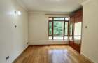 5 Bed Townhouse with En Suite at Riverside Drive - 10