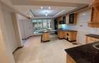 5 Bed Townhouse with En Suite at Lavington Road 66 - 7