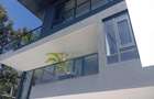 5 Bed Townhouse with En Suite at Lavington - 17