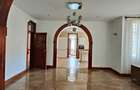 5 Bed Townhouse with En Suite in Rosslyn - 2