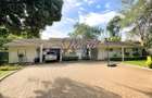 4 Bed House with En Suite at Crescent - 1