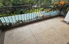 5 Bed House with En Suite at Lavington Road - 13