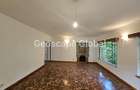 4 Bed House with En Suite in Lavington - 3