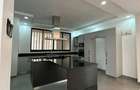 4 Bed Apartment with En Suite at Riverside Dr - 6