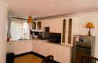 2 Bed House with En Suite in Rosslyn - 5