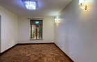 5 Bed Townhouse with En Suite in Kileleshwa - 11