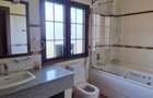 4 Bed Villa with En Suite in Windsor - 5