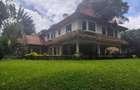 5 Bed Townhouse with Swimming Pool in Rosslyn - 2