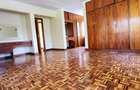 5 Bed House with En Suite in Mountain View - 7