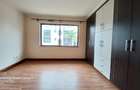 5 Bed Townhouse with En Suite at Gravellia Grove - 8