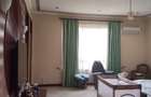 5 Bed House with En Suite in Westlands Area - 11