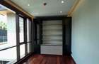 5 Bed Townhouse with En Suite in Runda - 11
