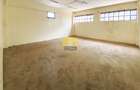Warehouse with Lift in Ngara - 3