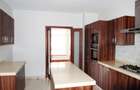 5 Bed Townhouse with En Suite in Lavington - 6