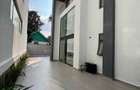 6 Bed Townhouse with En Suite in Lavington - 2