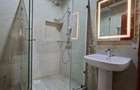 5 Bed House with En Suite in Rosslyn - 12