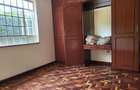 5 Bed House with En Suite in Runda - 13