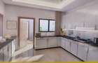 Serviced 4 Bed Apartment with En Suite at Links Road - 7