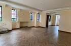 5 Bed Townhouse with En Suite in Garden Estate - 2