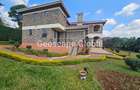 5 Bed House with En Suite in Runda - 9