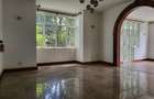 5 Bed Townhouse with En Suite in Rosslyn - 4
