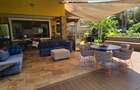 5 Bed House with En Suite at Mimosa Drive - 10