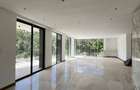 5 Bed Townhouse with En Suite in Nyari - 6