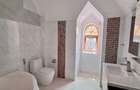 5 Bed Townhouse with En Suite at Othaya Road - 9