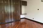5 Bed Townhouse with En Suite in Runda - 8