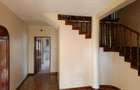 5 Bed Townhouse with En Suite in Nyari - 16