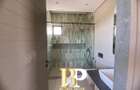 5 Bed Townhouse with En Suite in Brookside - 20