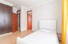 4 Bed Townhouse with En Suite at Queen Estate Road - 12