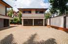 5 Bed House with En Suite in Runda - 18