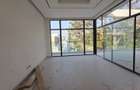 6 Bed Townhouse with En Suite in Lavington - 5