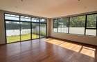 5 Bed Townhouse with En Suite in Lavington - 3