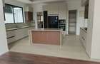 5 Bed Townhouse with En Suite at Lavington - 18