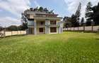 5 Bed House with En Suite at Rosslyn - 1