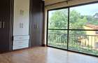 5 Bed Townhouse with En Suite at Grovelia Grove - 13