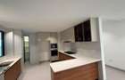 4 Bed Apartment with En Suite in Riverside - 5