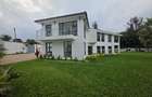 6 Bed Villa with En Suite in Runda - 1