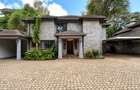 4 Bed Villa with En Suite in Spring Valley - 1